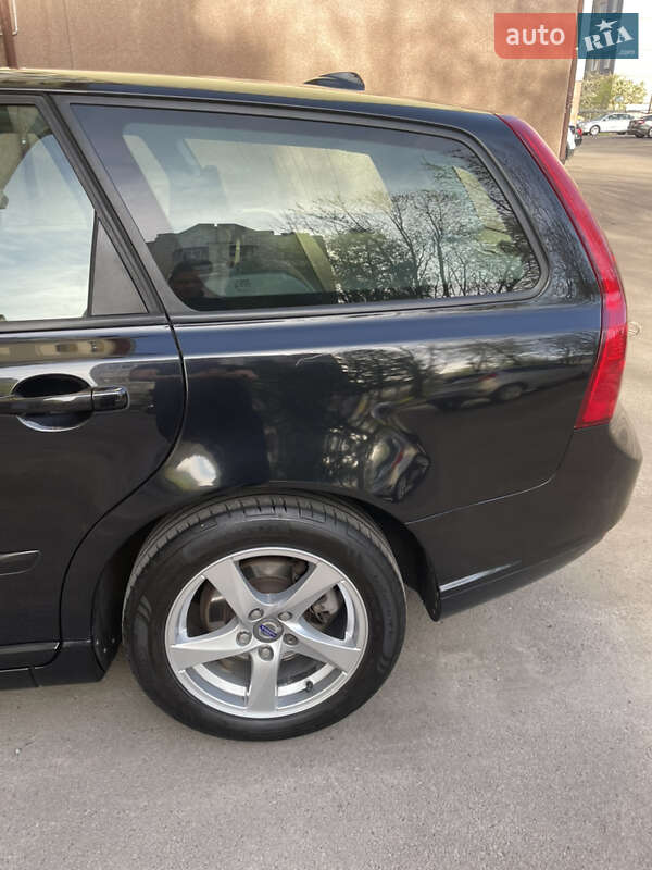 Універсал Volvo V50 2010 в Львові