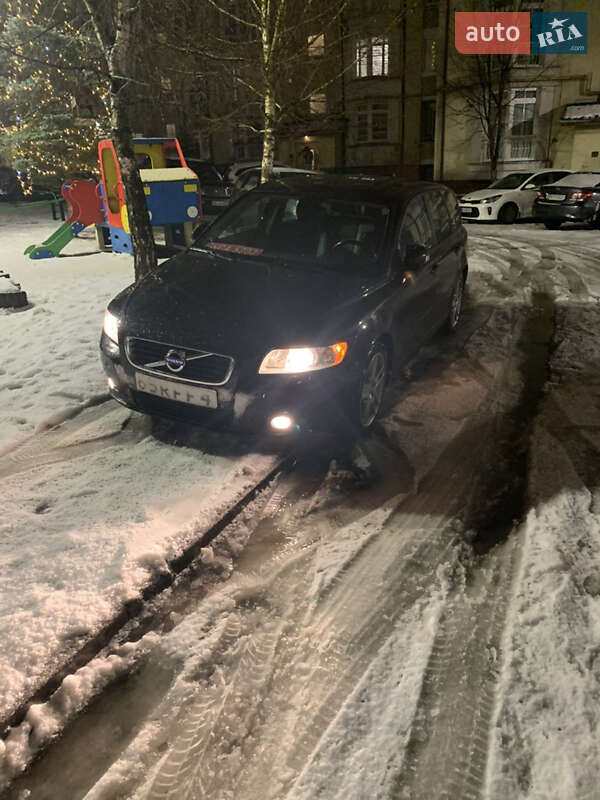 Універсал Volvo V50 2010 в Львові