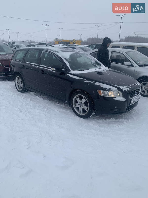 Універсал Volvo V50 2010 в Львові