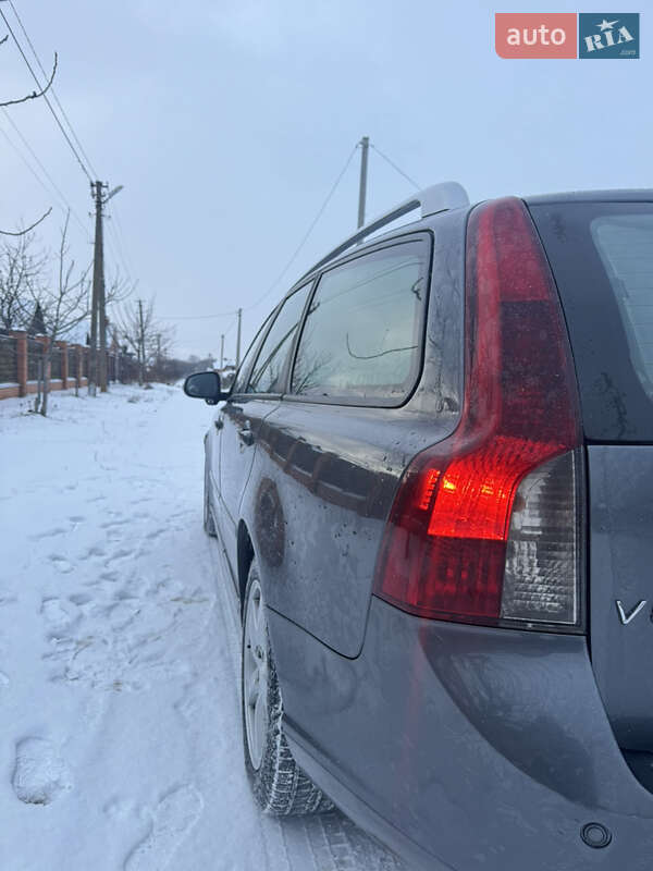 Универсал Volvo V50 2010 в Чернигове