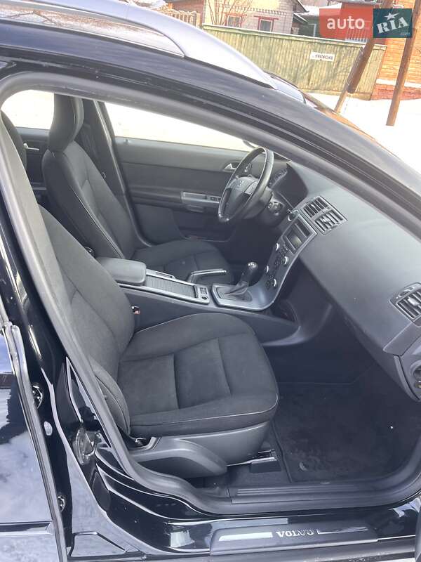 Универсал Volvo V50 2011 в Нежине