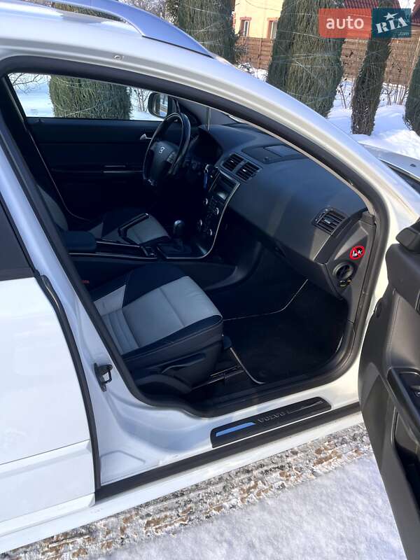 Универсал Volvo V50 2012 в Нежине