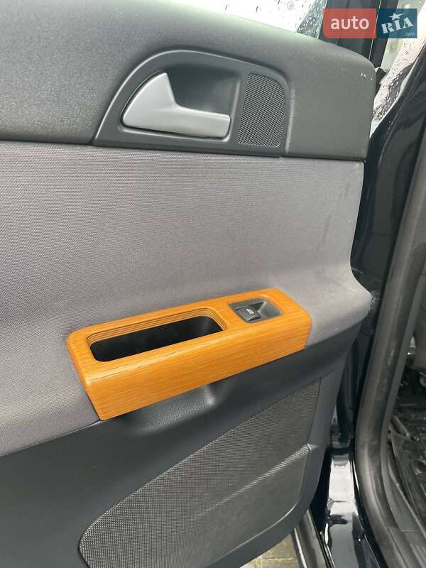 Универсал Volvo V50 2010 в Костополе