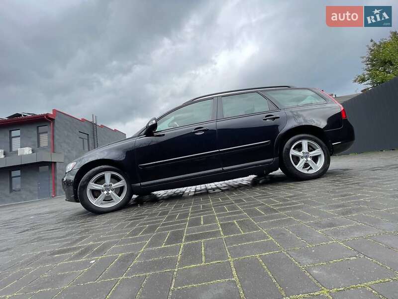 Универсал Volvo V50 2010 в Костополе