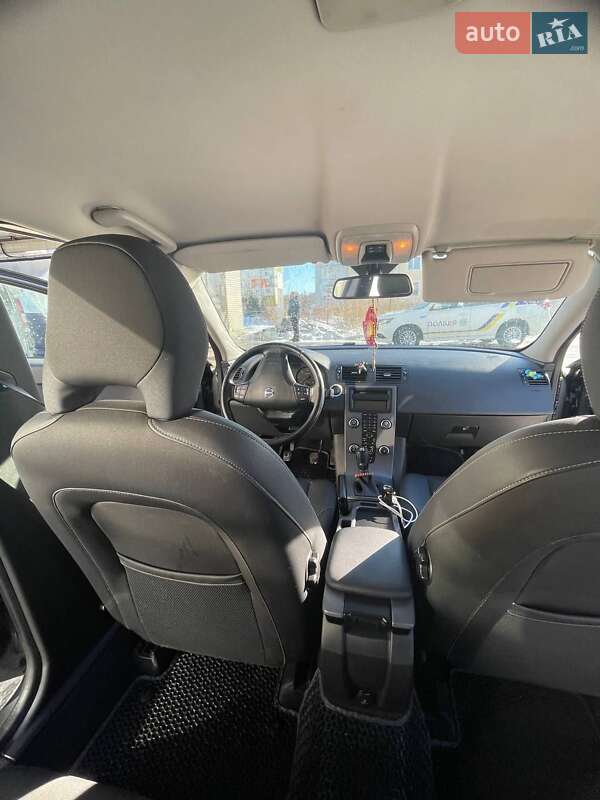 Универсал Volvo V50 2009 в Выгоде