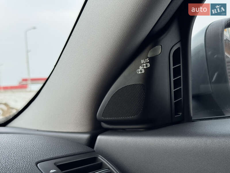 Универсал Volvo V50 2011 в Стрые фото 64 Универсал Volvo V50 2011 в Стрые