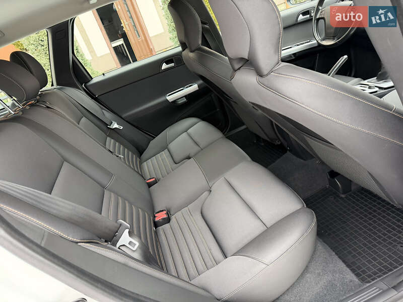 Универсал Volvo V50 2011 в Стрые фото 39 Универсал Volvo V50 2011 в Стрые