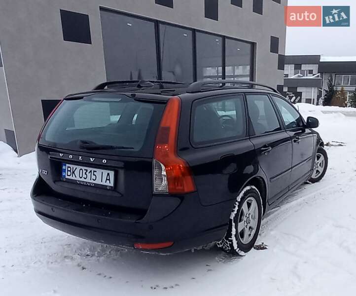 Универсал Volvo V50 2010 в Сарнах