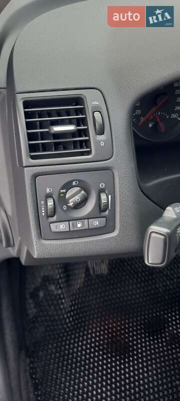 Универсал Volvo V50 2010 в Сарнах