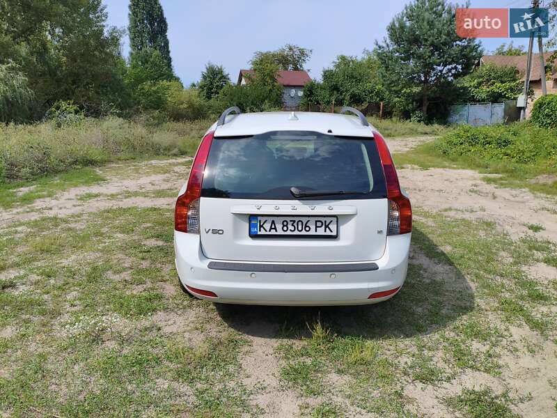 Универсал Volvo V50 2010 в Киеве