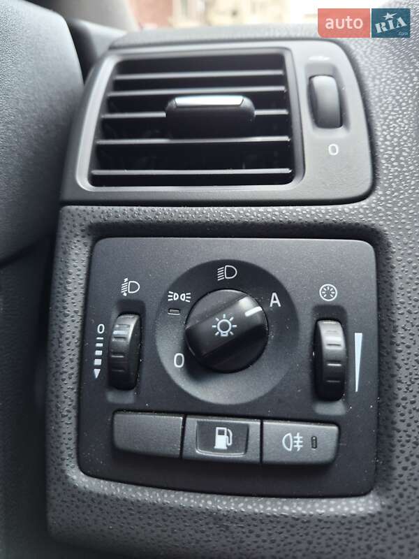 Универсал Volvo V50 2012 в Тернополе фото 18 Универсал Volvo V50 2012 в Тернополе