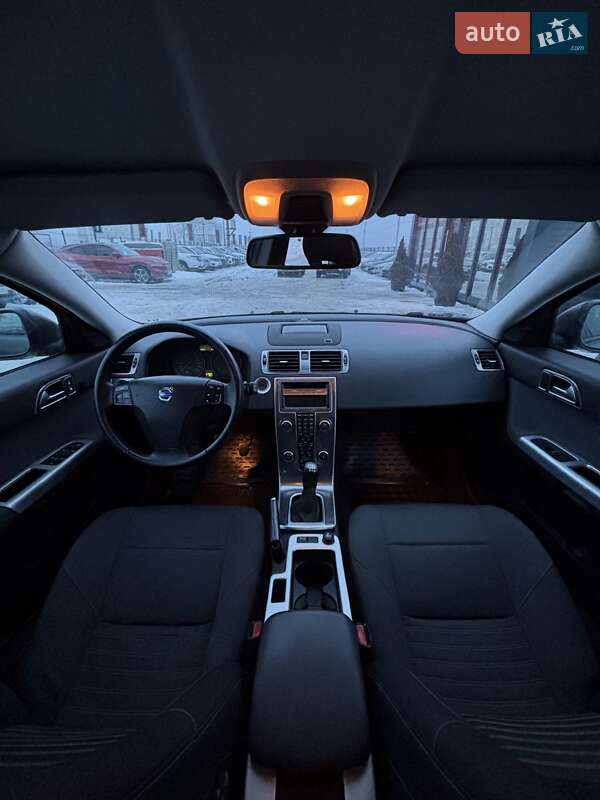 Универсал Volvo V50 2012 в Белогородке