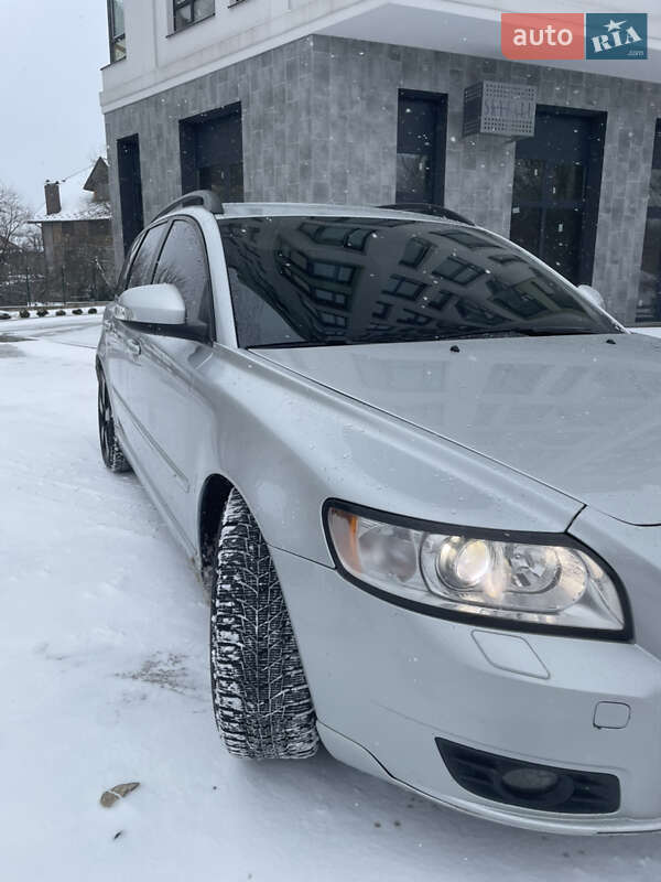 Универсал Volvo V50 2010 в Львове