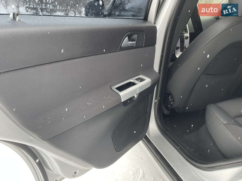 Универсал Volvo V50 2010 в Львове