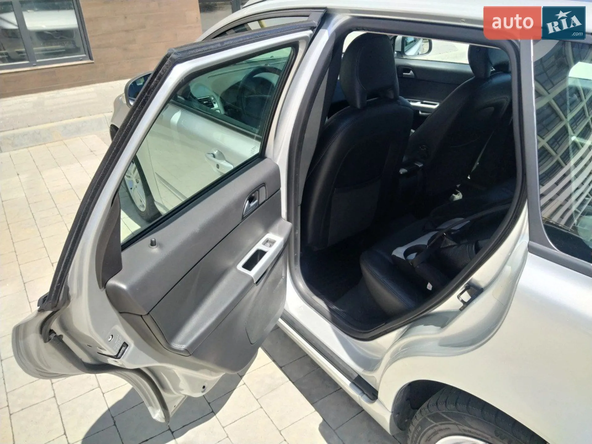2011 Volvo V50 - мініатюра 12