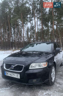 Универсал Volvo V50 2009 в Остроге