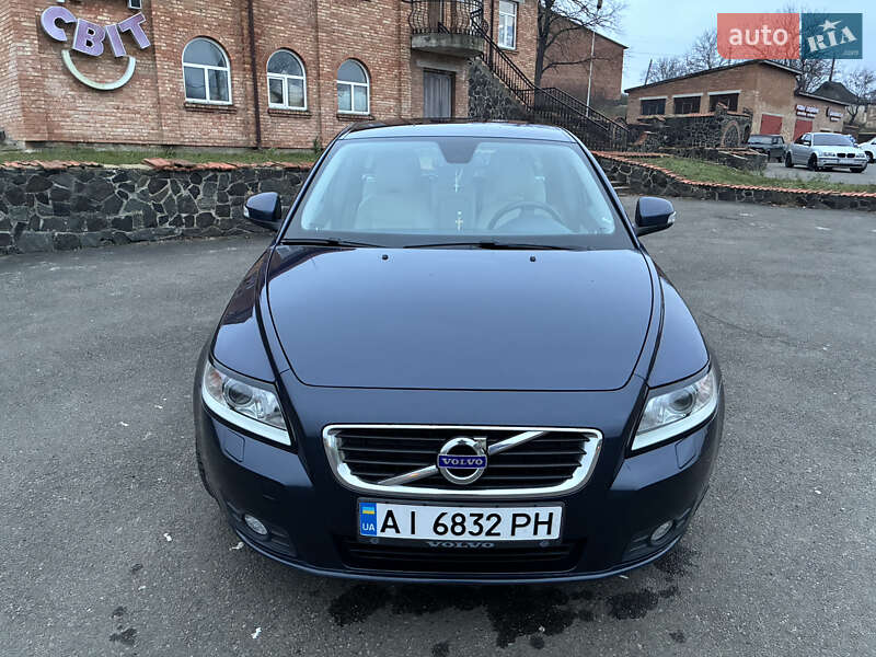Универсал Volvo V50 2012 в Киеве