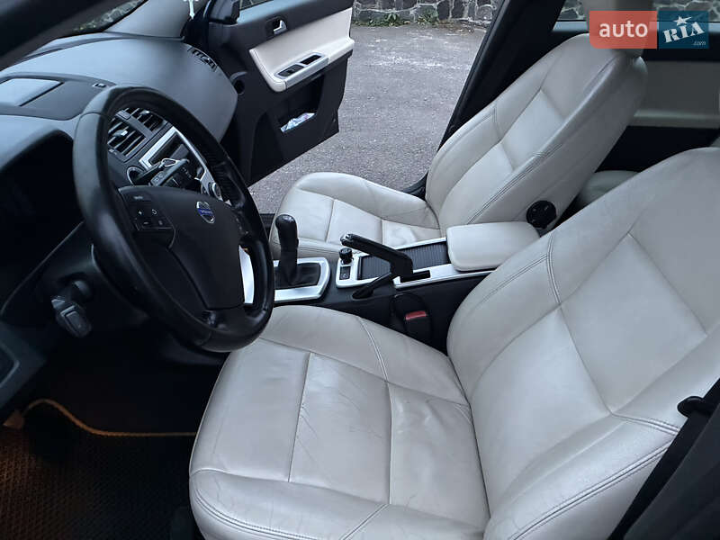 Универсал Volvo V50 2012 в Киеве