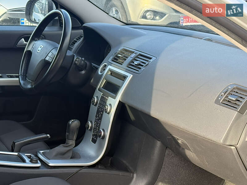 Универсал Volvo V50 2010 в Ровно