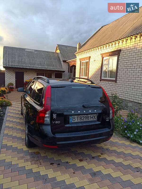 Універсал Volvo V50 2010 в Полтаві