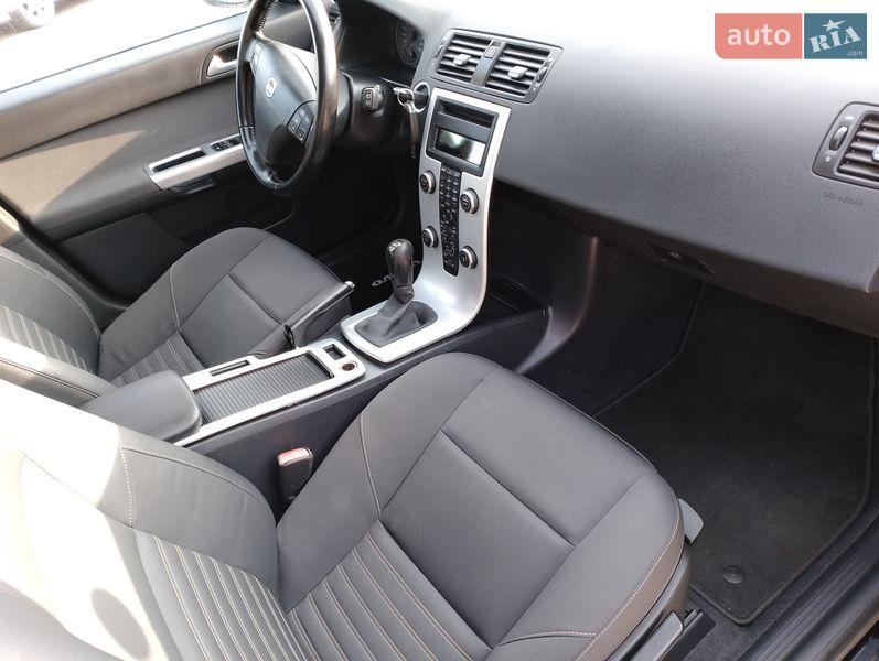 Универсал Volvo V50 2010 в Тернополе