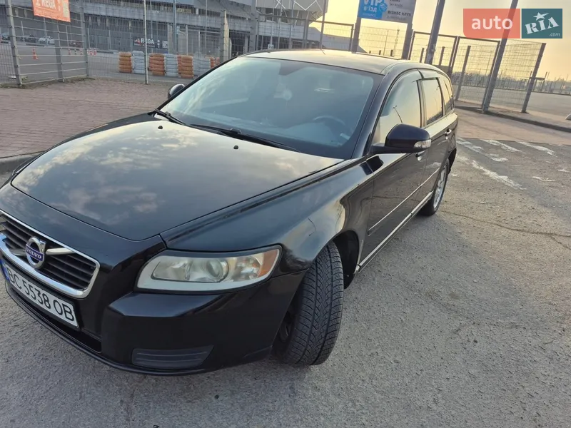 Volvo V50