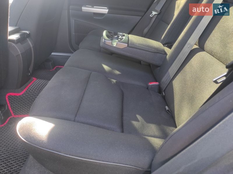 Универсал Volvo V50 2010 в Полтаве