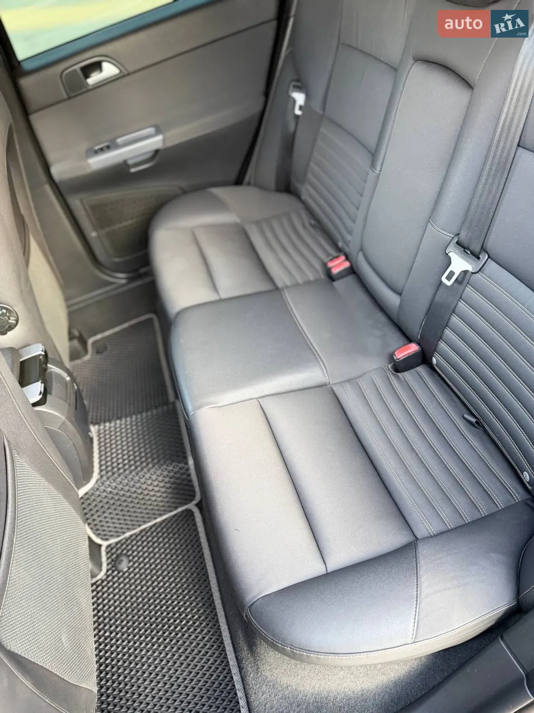 2010 Volvo V50 - мініатюра 18