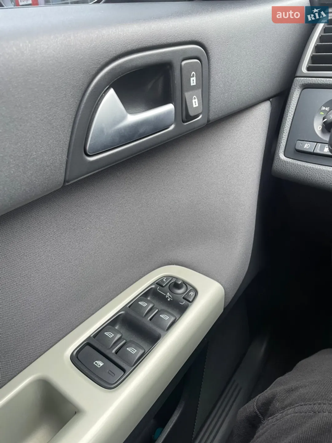 2010 Volvo V50 - мініатюра 23