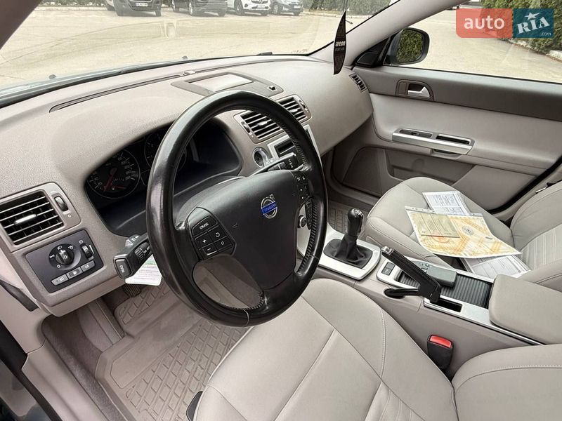 Универсал Volvo V50 2011 в Киеве фото 13 Универсал Volvo V50 2011 в Киеве