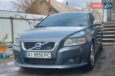 Універсал Volvo V50 2010 в Стоянці