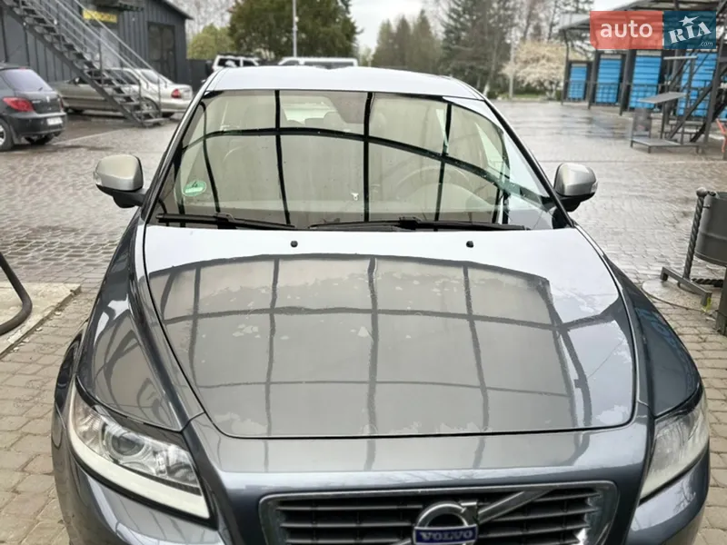 Volvo V50