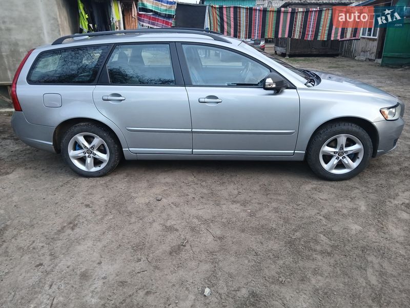 Универсал Volvo V50 2010 в Вараше фото Универсал Volvo V50 2010 в Вараше