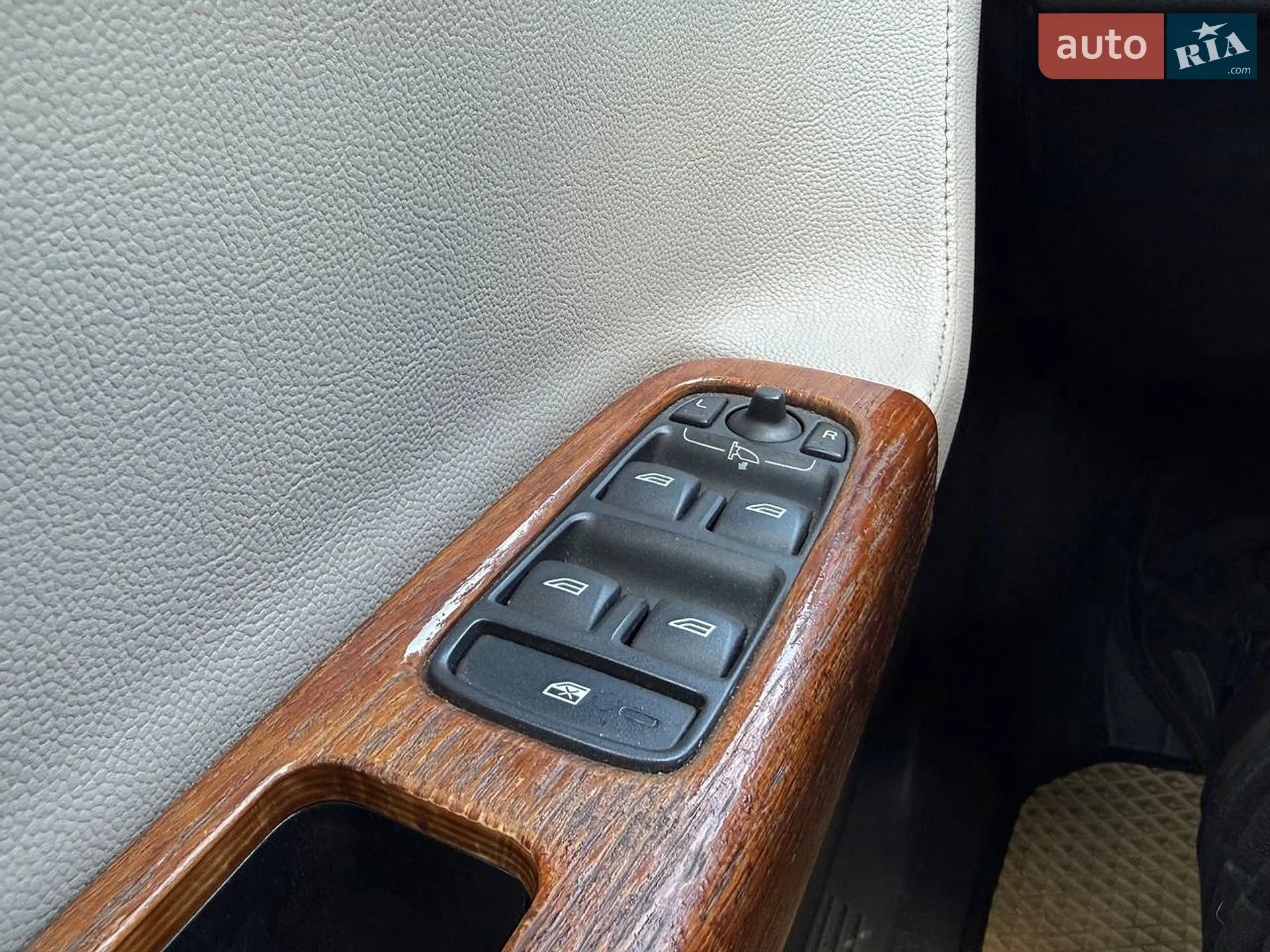 2010 Volvo V50 - мініатюра 16
