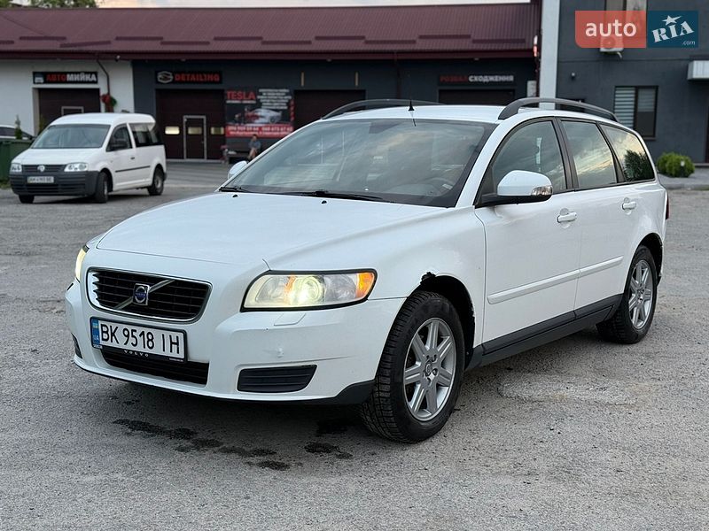 Универсал Volvo V50 2009 в Звягеле