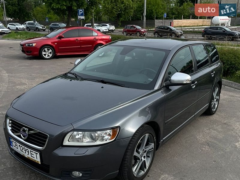 Универсал Volvo V50 2012 в Чернигове