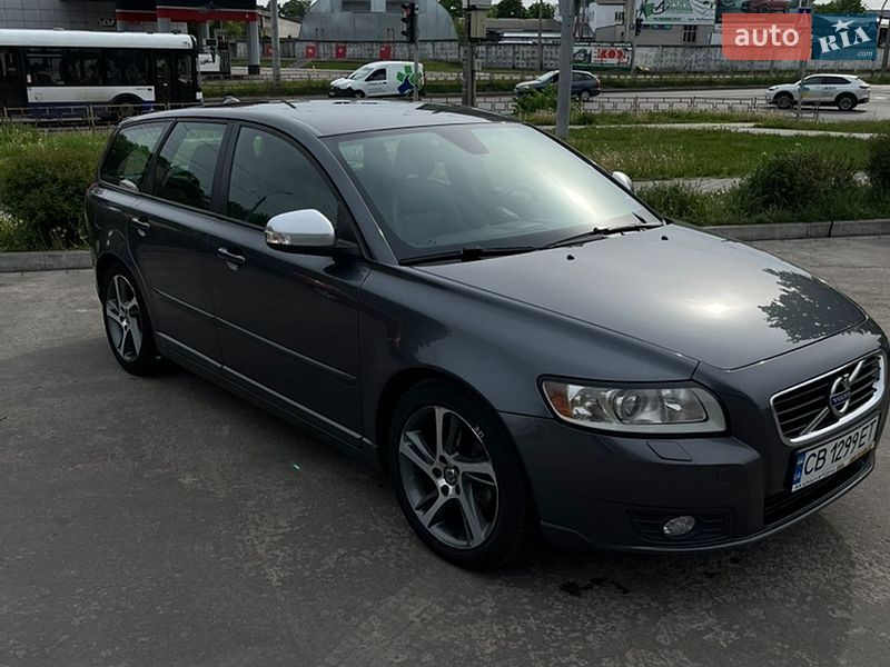 Универсал Volvo V50 2012 в Чернигове