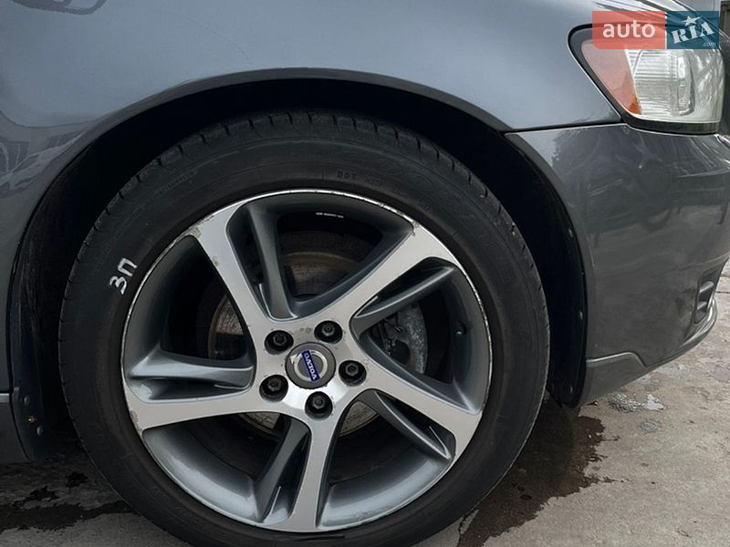 Универсал Volvo V50 2012 в Чернигове