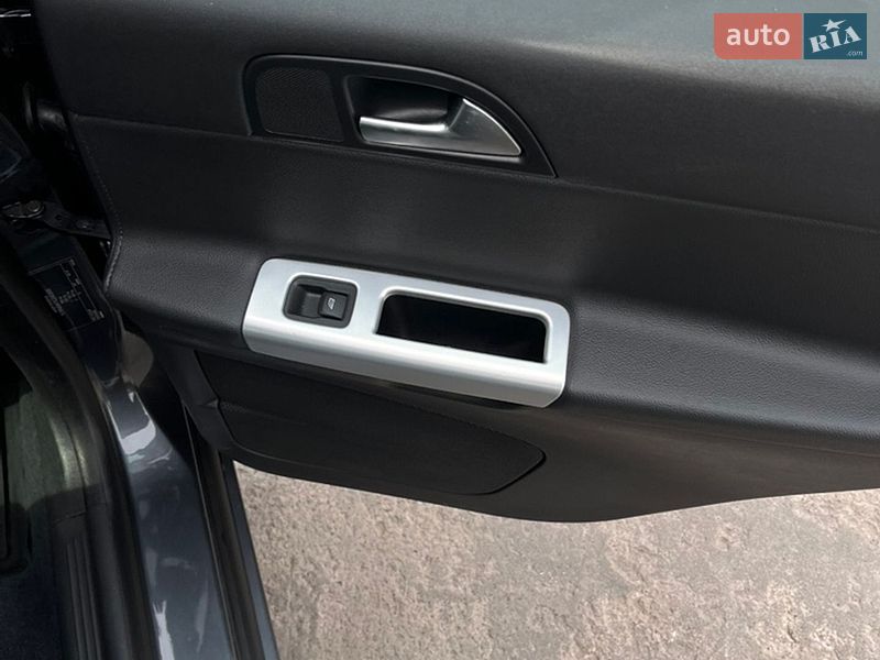 Универсал Volvo V50 2012 в Чернигове