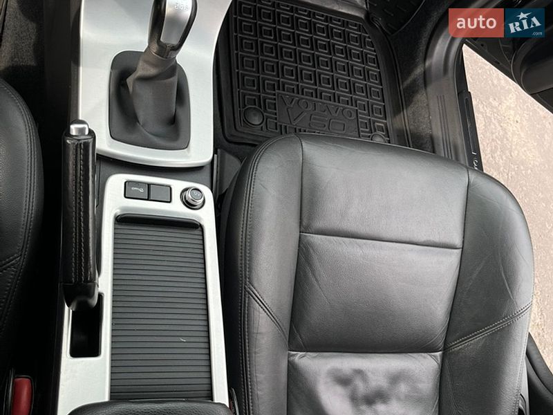 Универсал Volvo V50 2012 в Чернигове