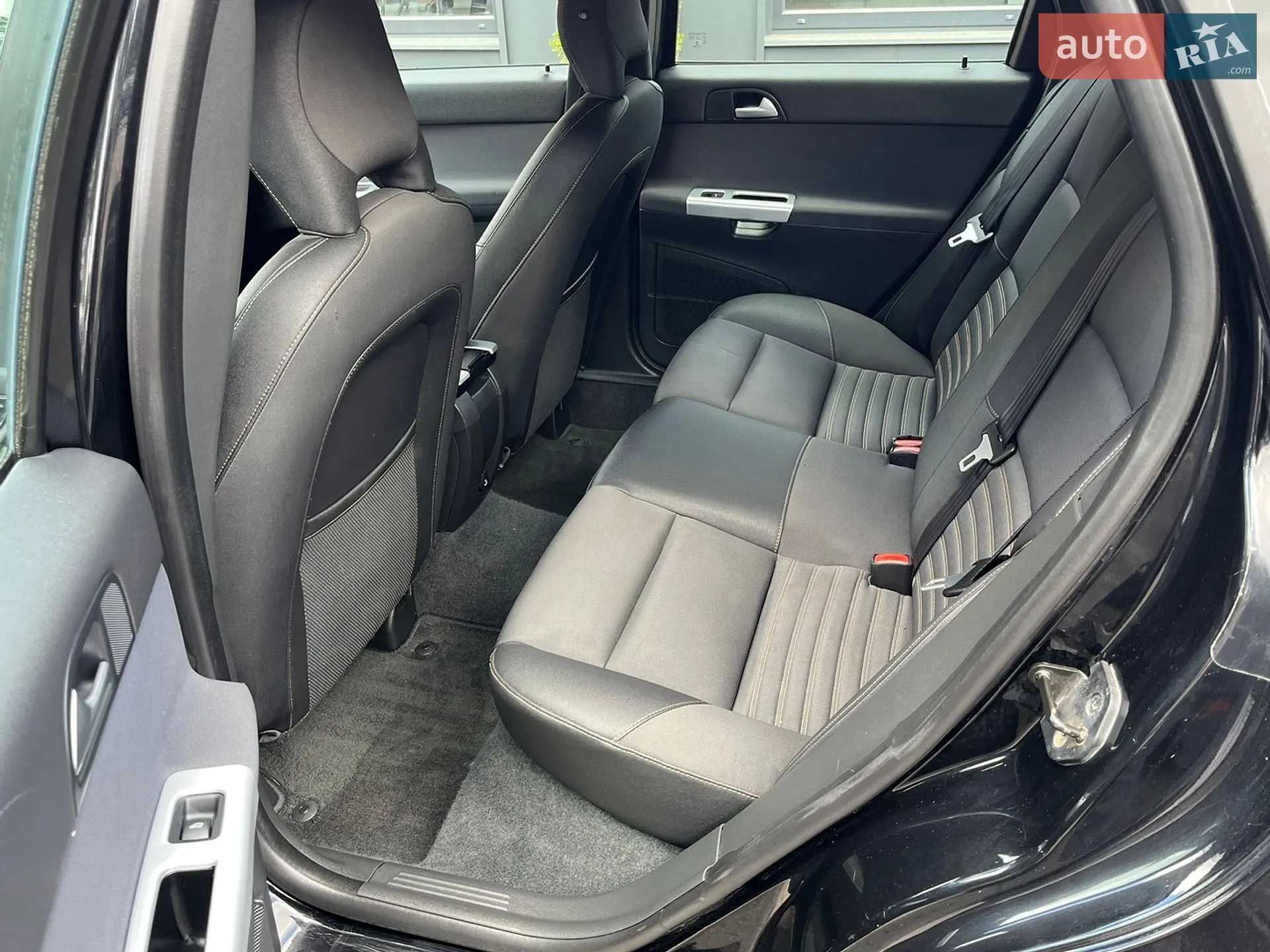2011 Volvo V50 - мініатюра 41