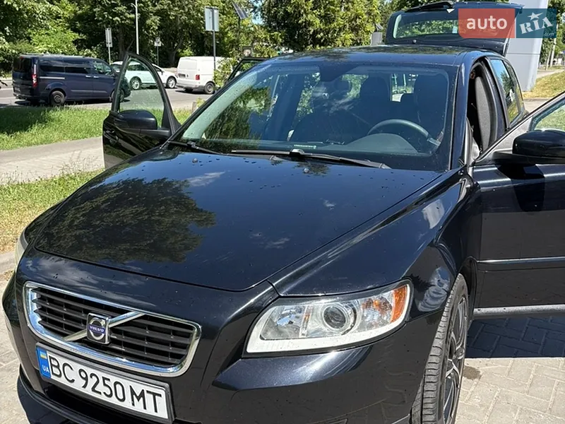 Volvo V50