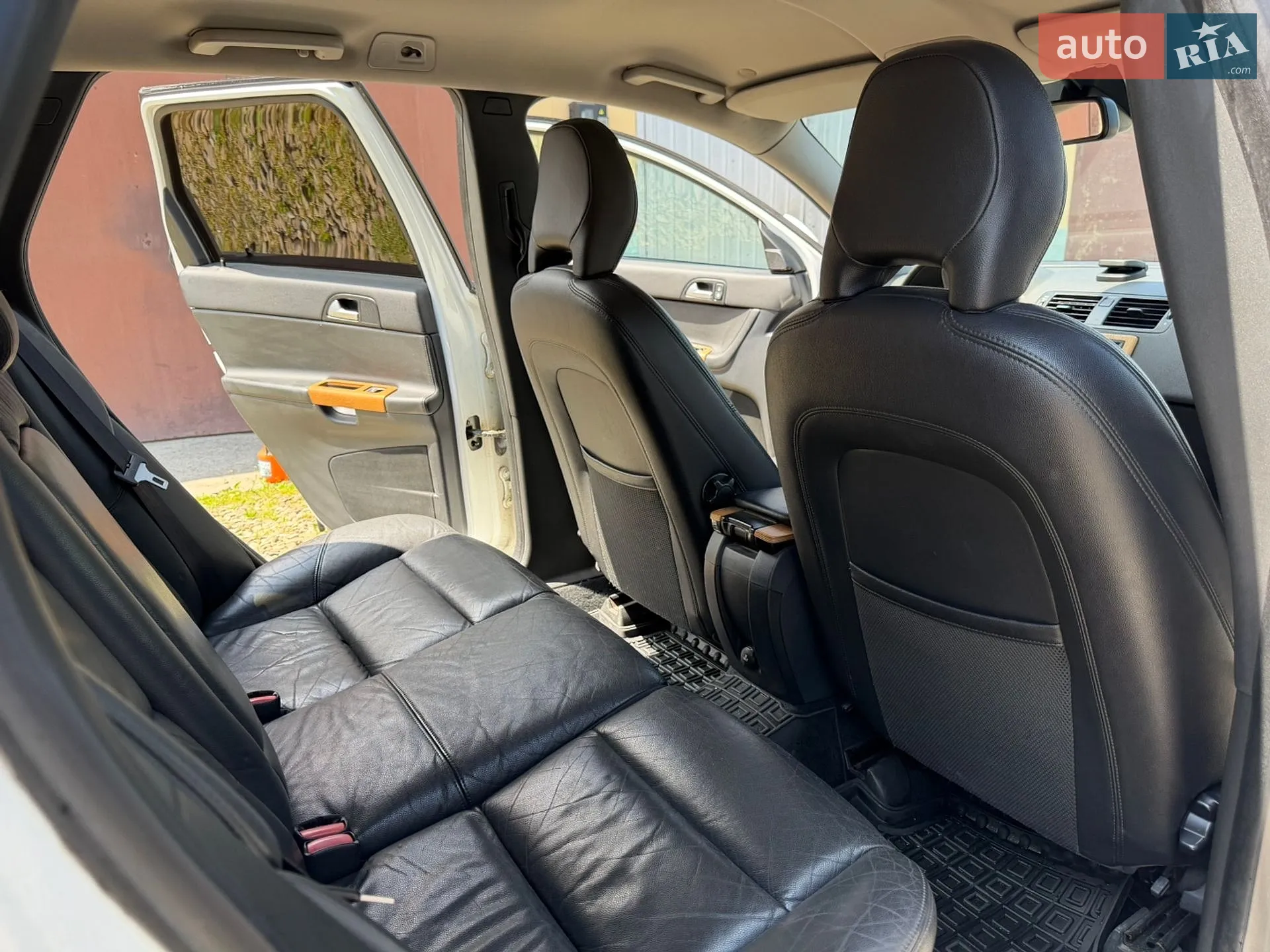 2010 Volvo V50 - мініатюра 26