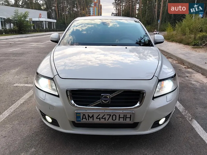 Volvo V50