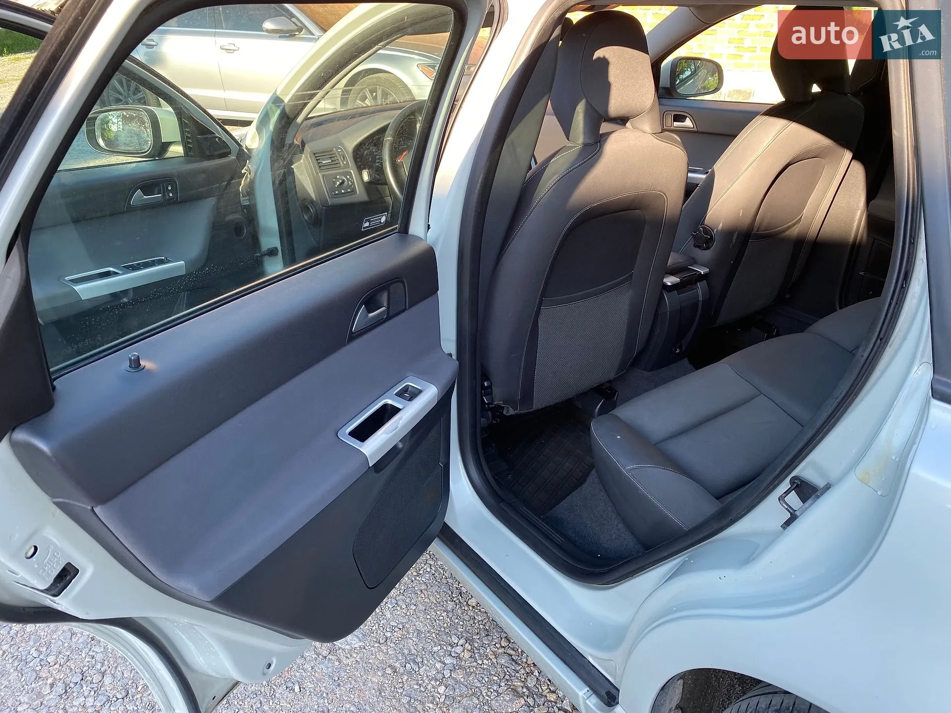 2011 Volvo V50 - мініатюра 16