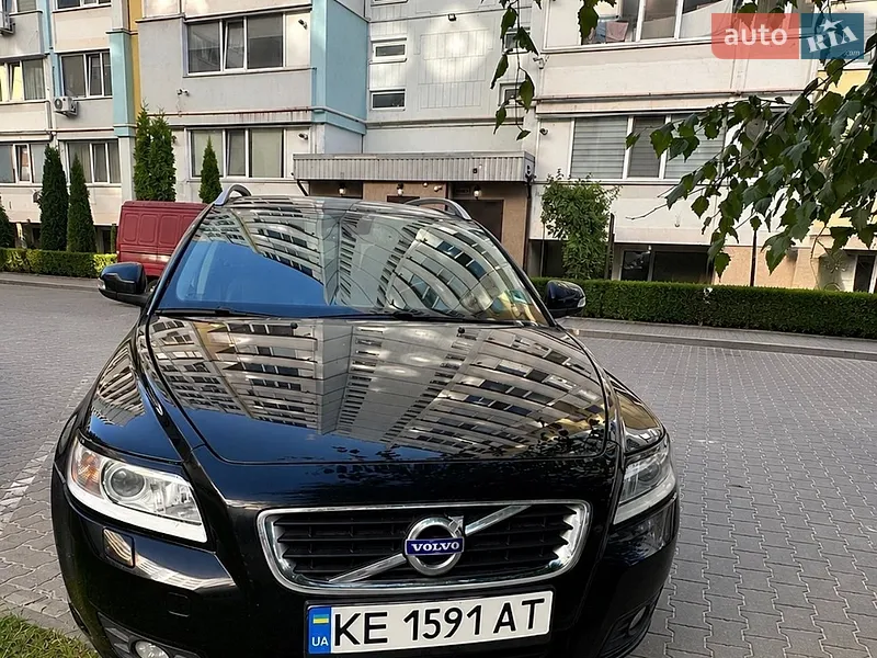 Volvo V50