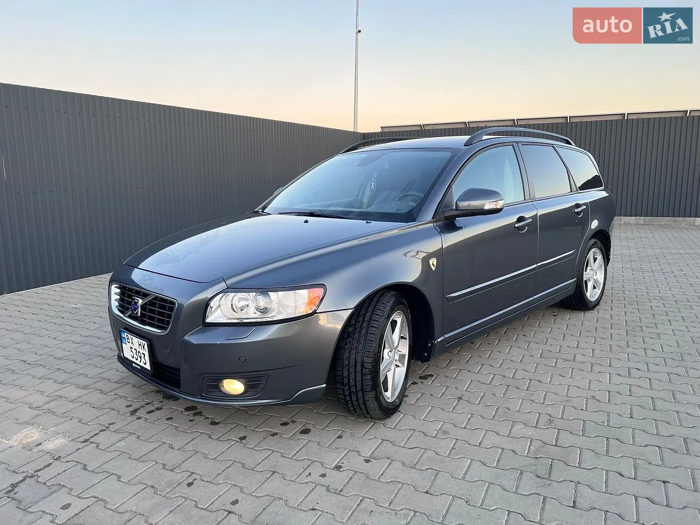 2010 Volvo V50 - фото 1
