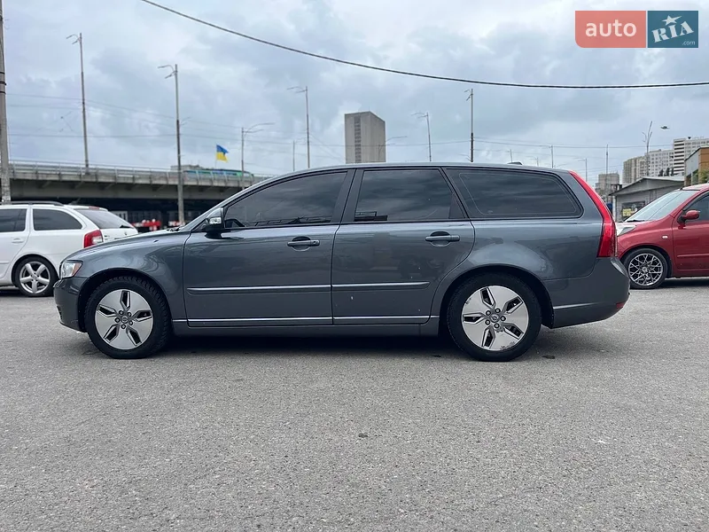 Volvo V50