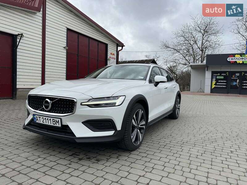 Volvo V60 Cross Country 2020
