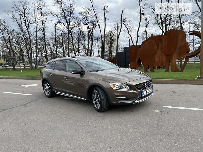 Універсал Volvo V60 Cross Country 2015 в Києві